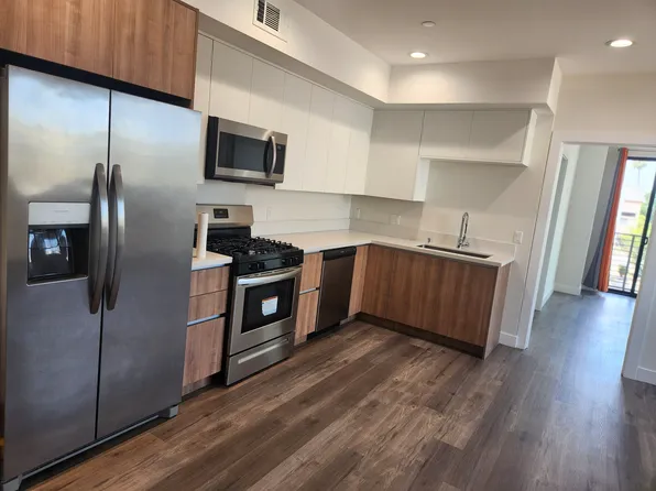 5232 Willowcrest Ave, North Hollywood, CA