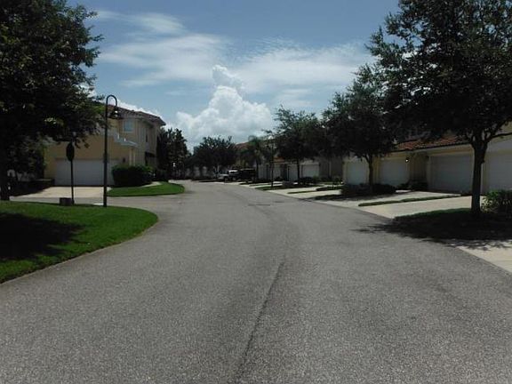 4th image of 136 Valencia Cir