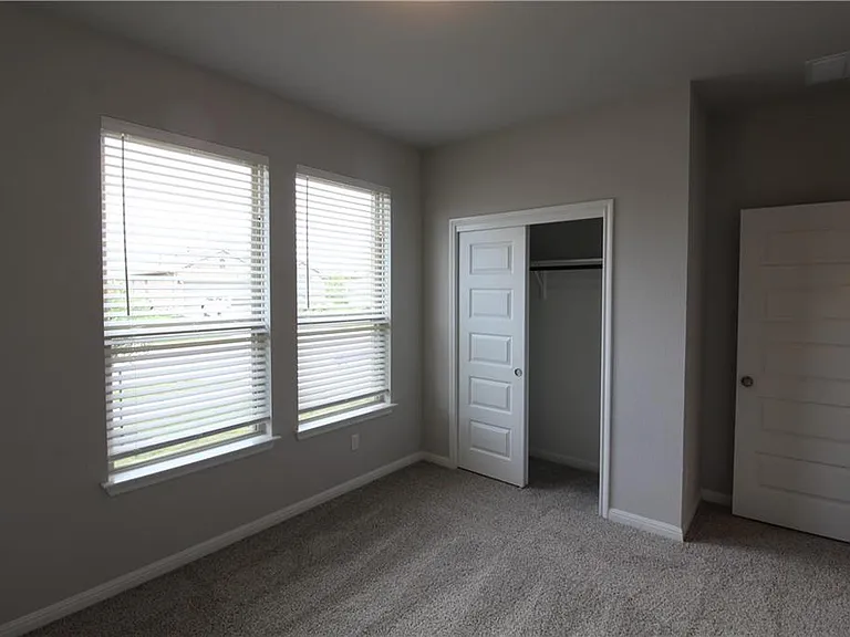 120 Peruvian Ln — Photo 28