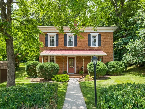 20 Bagby St, Staunton, VA 24401