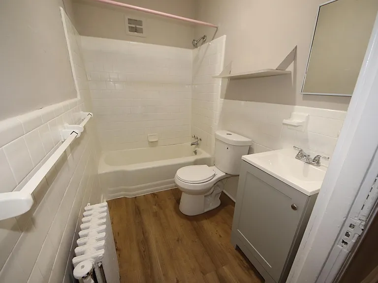 1422 Park Ave #4R — Photo 7