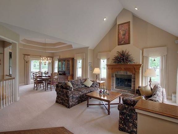 Living rm w/ fireplace