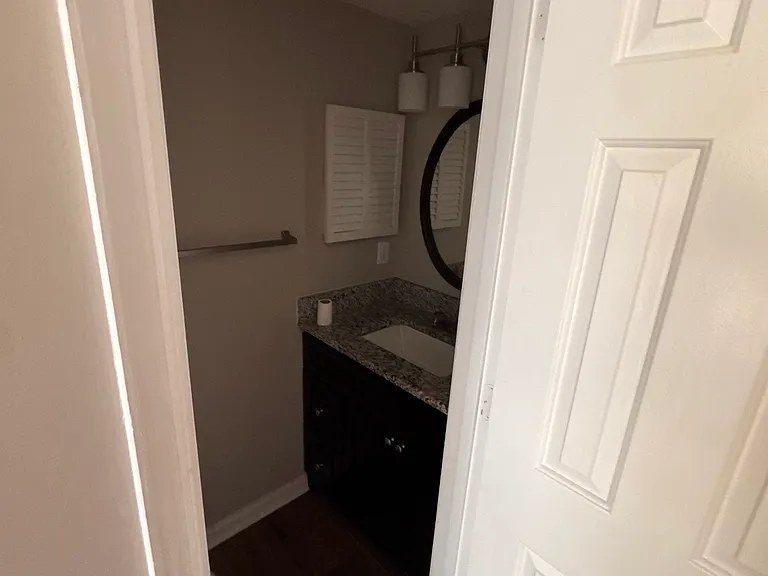 4500 Woodlawn Lake Dr — Photo 9
