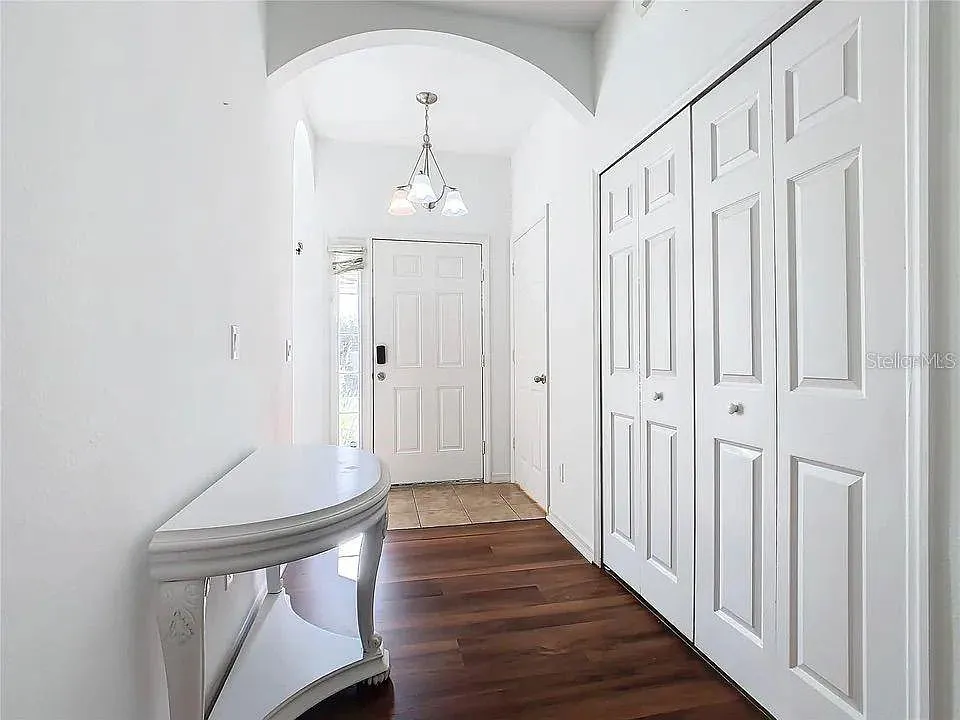 3 bed, 2.5 bath, 1468 sqft, $2,000 — Photo 2