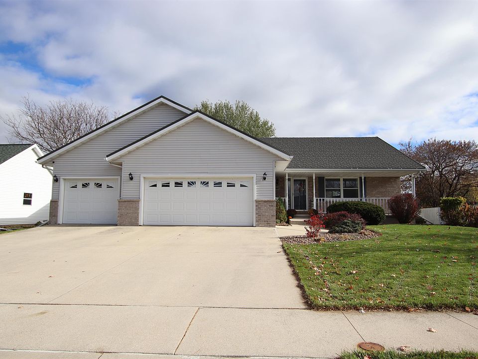 1st image of 1667 Primrose Ln