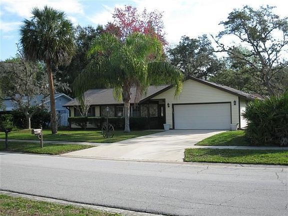 2nd image of 961 Sandcrest Dr