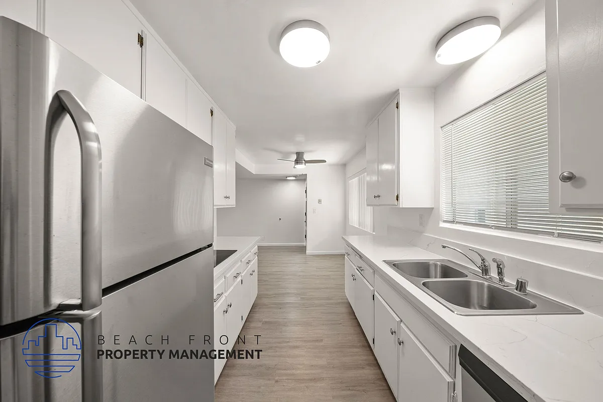 Building Photo - 834 2nd St.