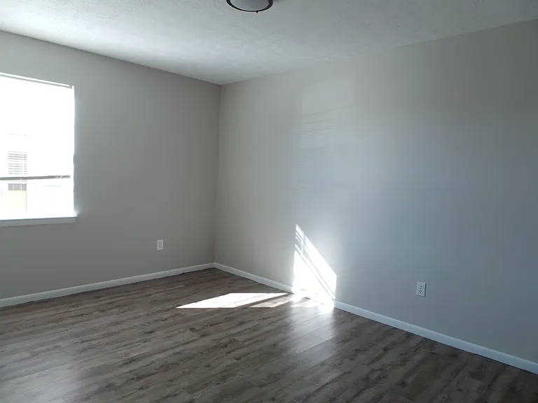 719 S Berthe Ave #13 — Photo 3