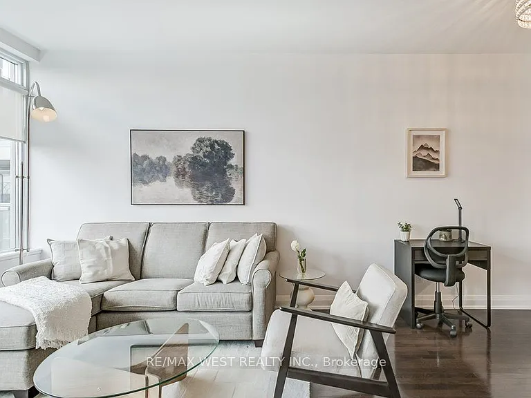 1 Bedford Rd #818 — Photo 16
