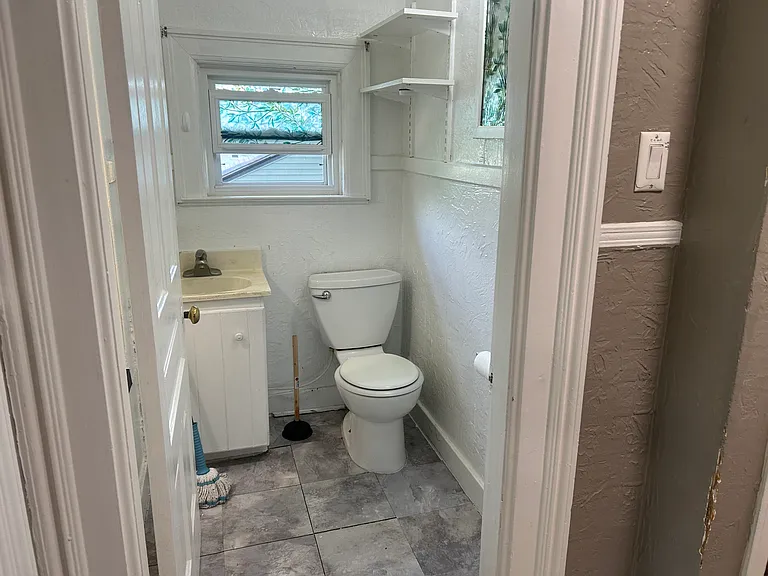 138 Market St #B — Photo 6