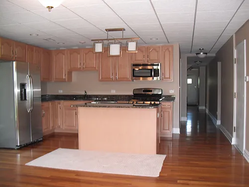 8431 Wilmette Ave Photo 1