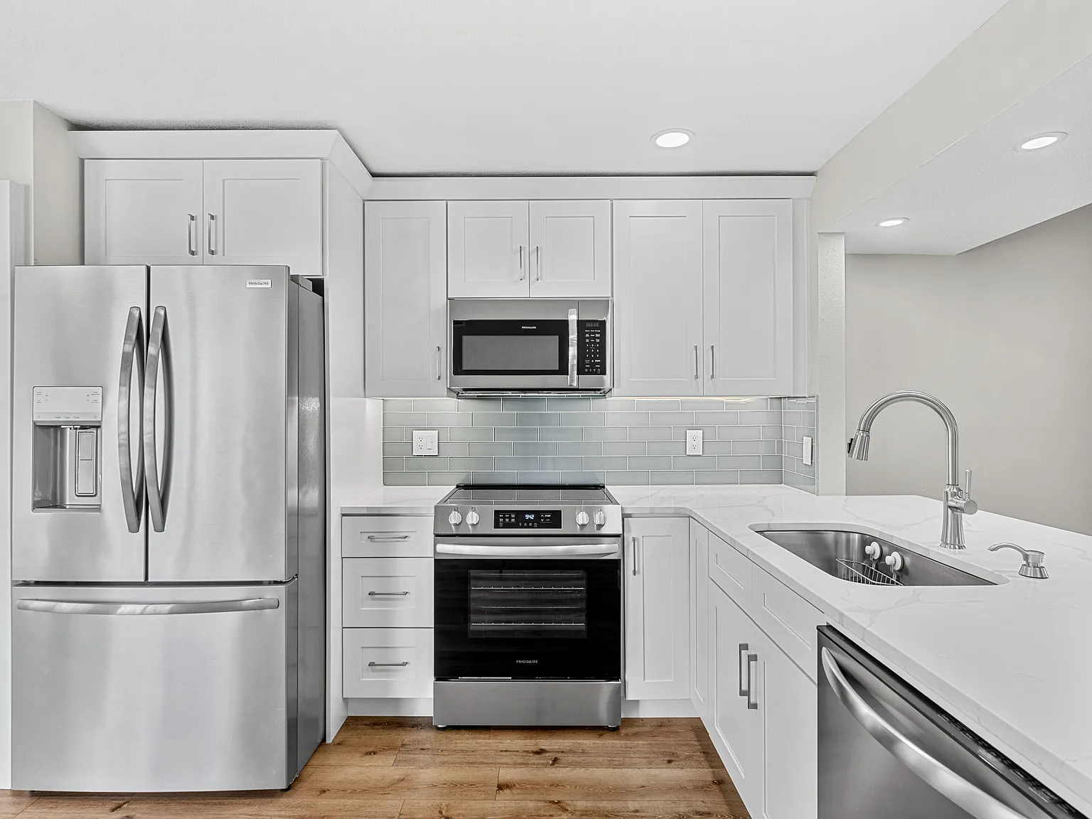 2 bed, 888 sqft, $1,850 — Photo 1