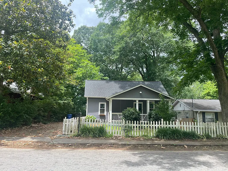 171 Warren St SE — Photo 2