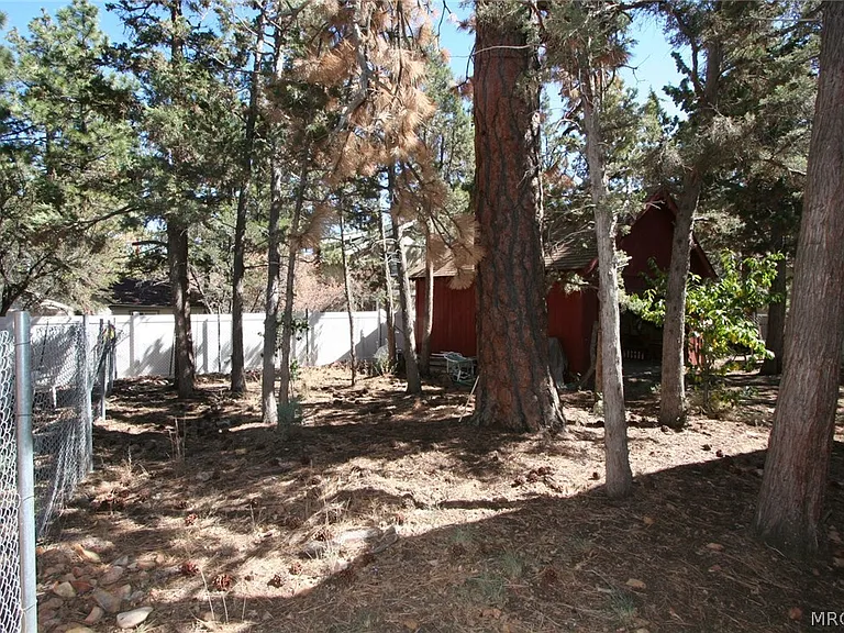 457 Cedar Ln — Photo 15
