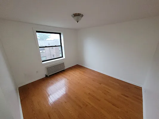 Rented by Halvatzis Realty | media 31