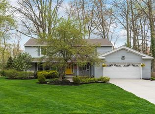 28914 Lincoln Rd, Bay Village, OH 44140
