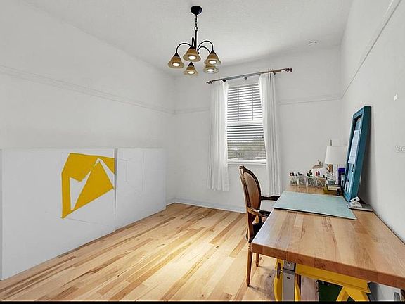 5th image of 10460 Tibbett St