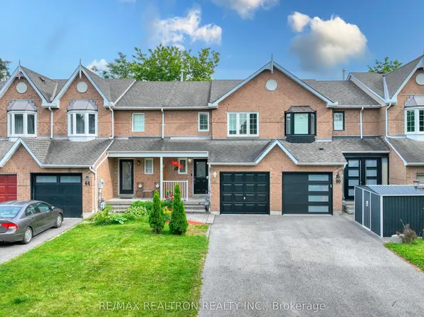 42 McCullock Cres, Ajax, ON L1T 3W9