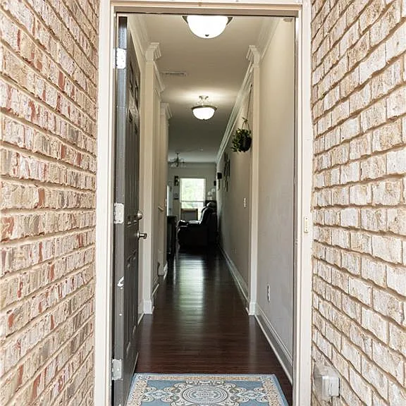 10643 Naramore Ln — Photo 2