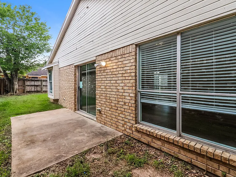 1525 Miller Ave — Photo 15