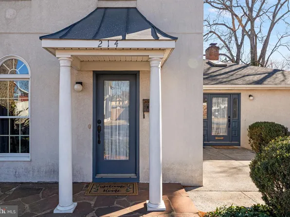 214 S Royal Ave, Front Royal, VA 22630
