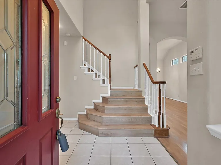 30 Hidden Meadow Dr — Photo 2