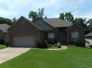 37 Woodridge Dr, Little Rock, AR 72204