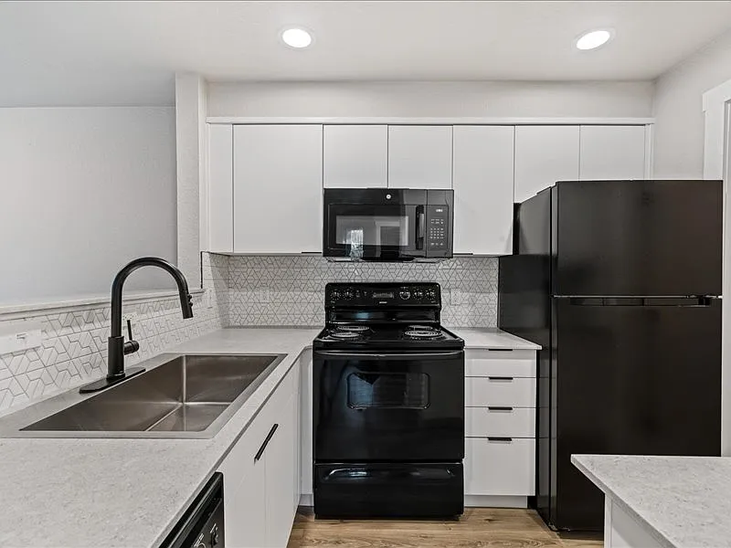Meridian Green Townhomes — Photo 4