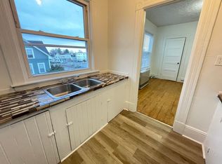 457 Beech St APT 3, Manchester, NH 03103