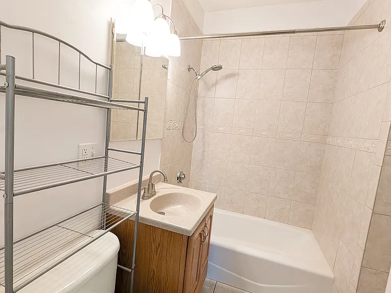 16 Henry St #1 — Photo 11