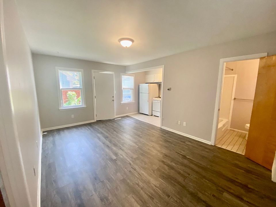 1st image of 329 Lyon St NE APT 6