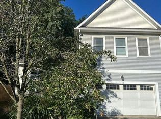 3718 Minster Ct, Cleveland, OH 44105