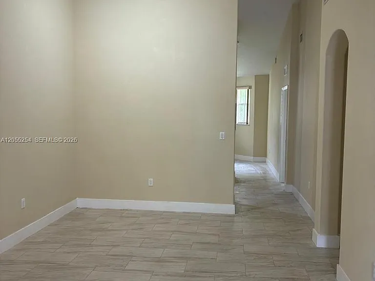 1568 SE 26th St #204 — Photo 6