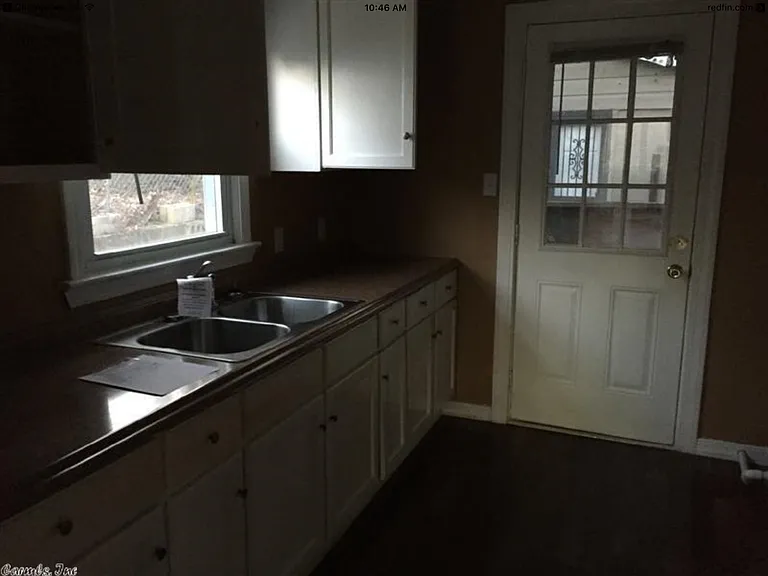 2112 S Van Buren St — Photo 8