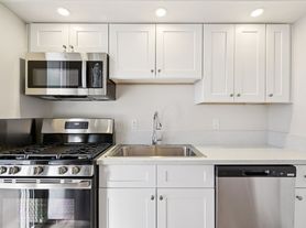 Venture on Maryland Modern Living in Central Phoenix!, 1 beds 1.0 baths (550 sqft)