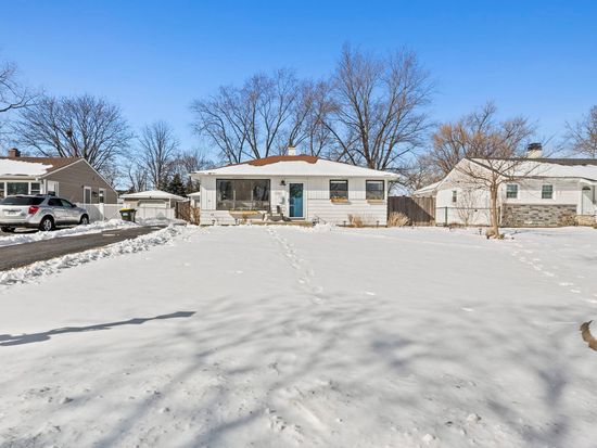 2701 Flicker Ln, Rolling Meadows, IL 60008