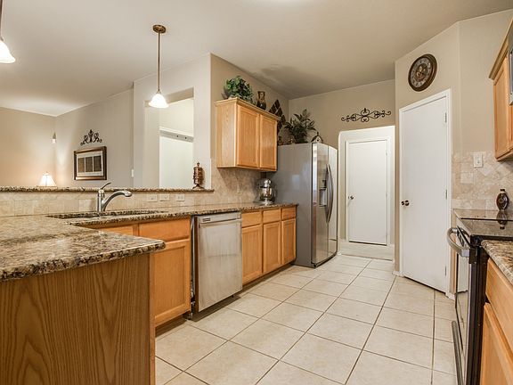 5th image of 12054 Kingsville Dr