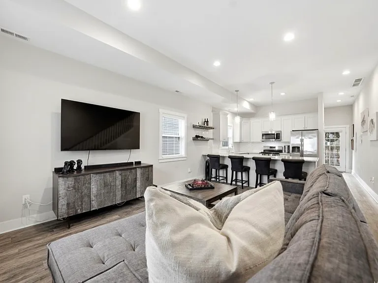 32 Horton Pl — Photo 3