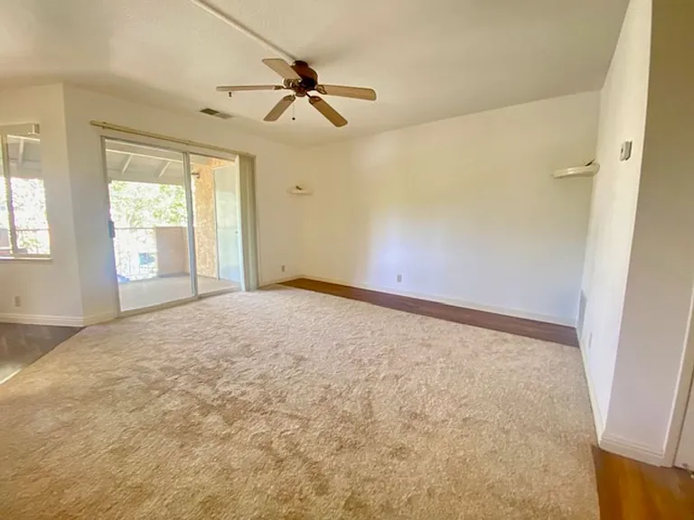 4623 Nicol Cmn #104 — Photo 3
