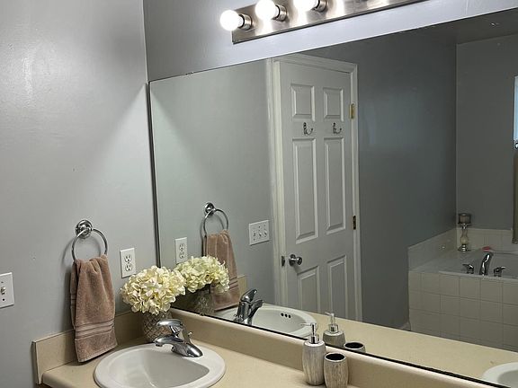 4th image of 1432 Terrace Hollow Ct #2