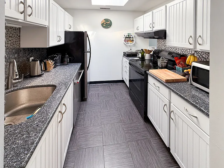 218 Thorndike St #309 — Photo 7