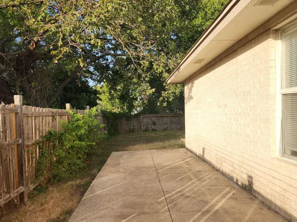 3 Bed, 2 Bath Townhome in Copperas Cove, 1008 W Avenue B #B, Lampasas, TX 76550