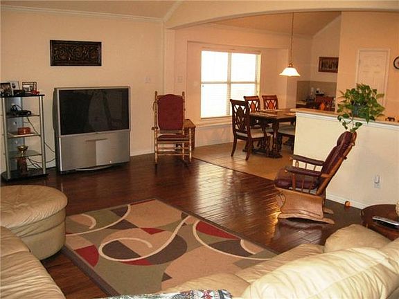 4th image of 5339 Hockley Dr