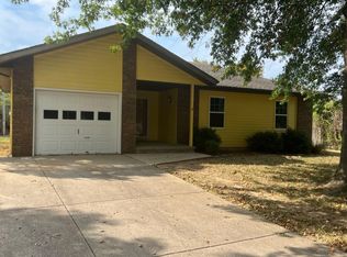 1111 N Rainbow St, Nixa, MO 65714