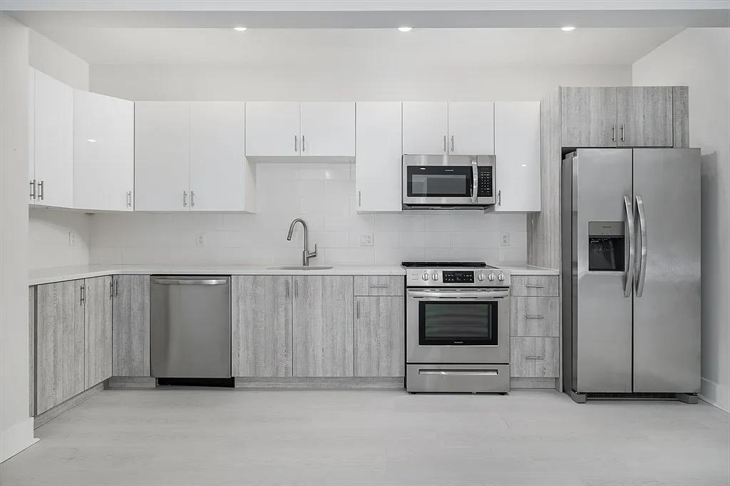 1 bed, 1.0 bath, 520 sqft, $2,300 — Photo 2