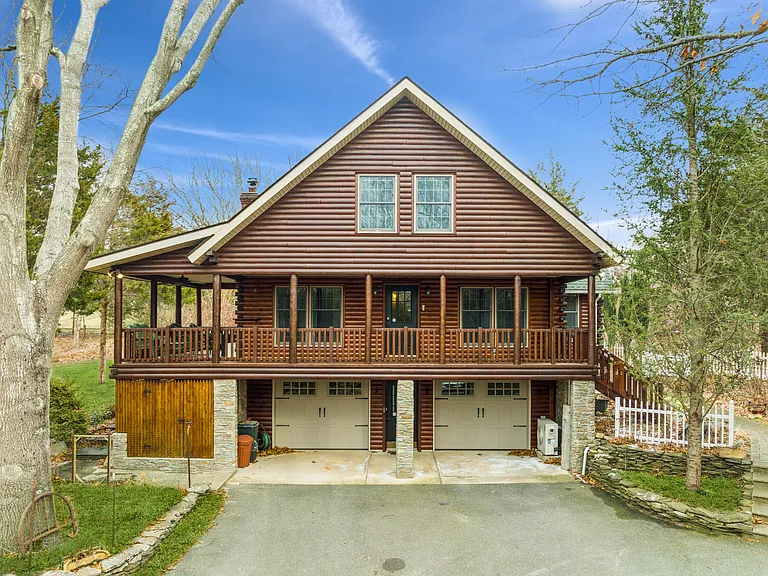 380 Private Rd #27 — Photo 1