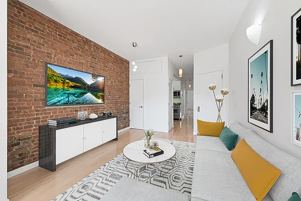 Rented by Oxford Property Group | media 9