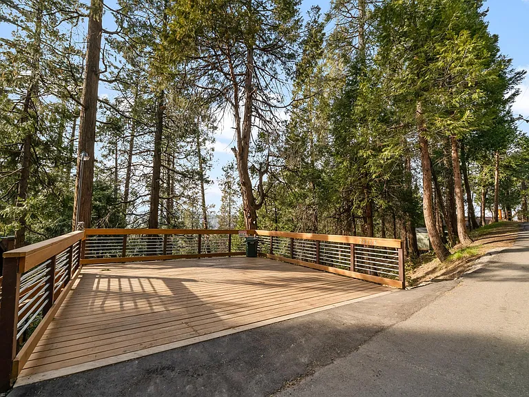 24166 Cresta Dr — Photo 24