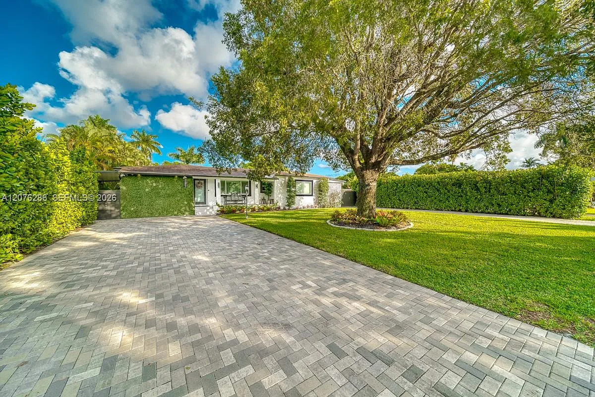 Biscayne Gardens Sec H Pa — Photo 1