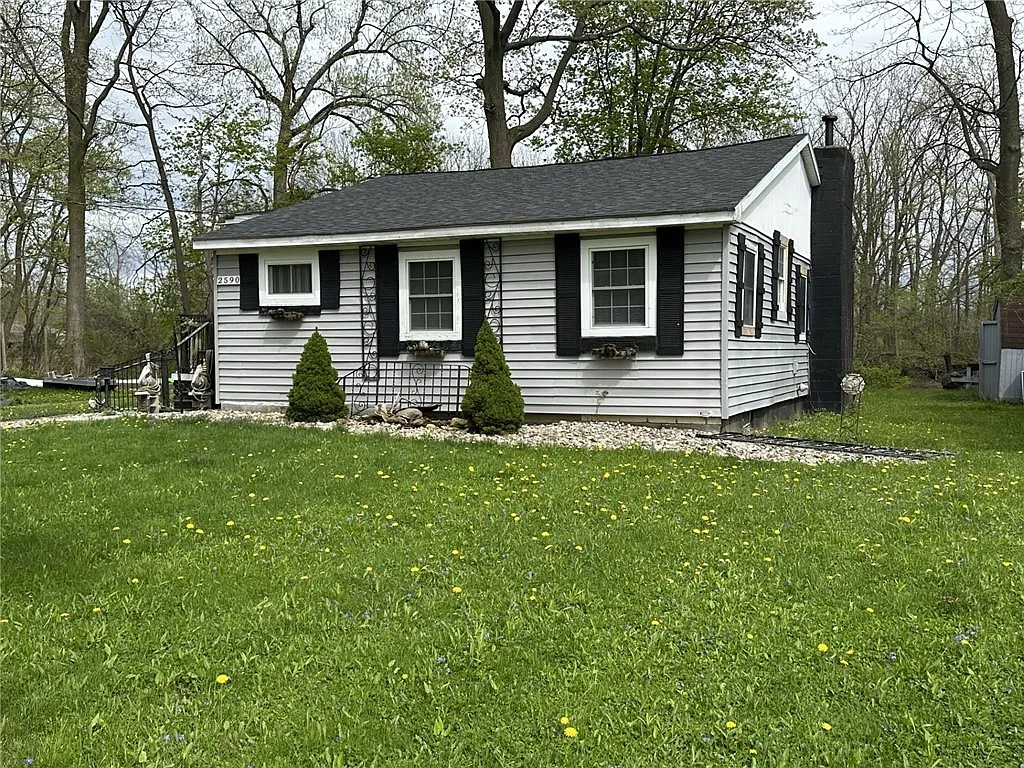 2 bed, 1.0 bath, 1036 sqft, $1,900 — Photo 2